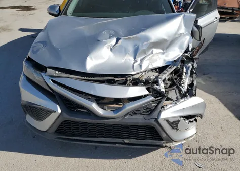 2021 Toyota Camry Se z USA, uszkodzony, nr VIN 4T1G11AKXMU573239